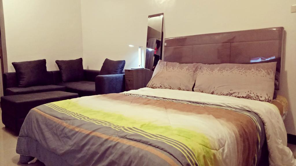 Darvy Suite Muntinlupa City Exteriér fotografie